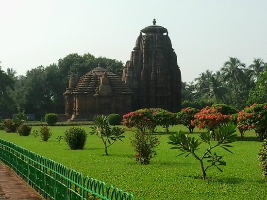 Rajarani Temple Garden